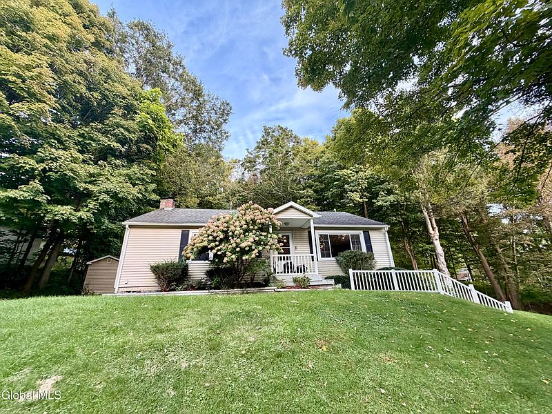 2nd image of 22 Sharpe Road