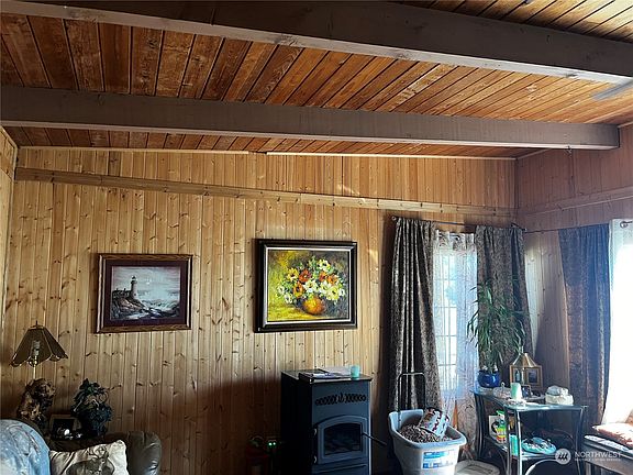 4th image of 320 Ocean Avenue