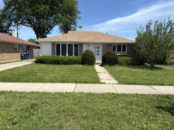 1045 W Grant Dr, Des Plaines, IL 60016