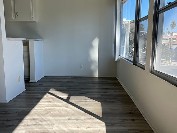 3rd image of 329 California Ave APT 20
