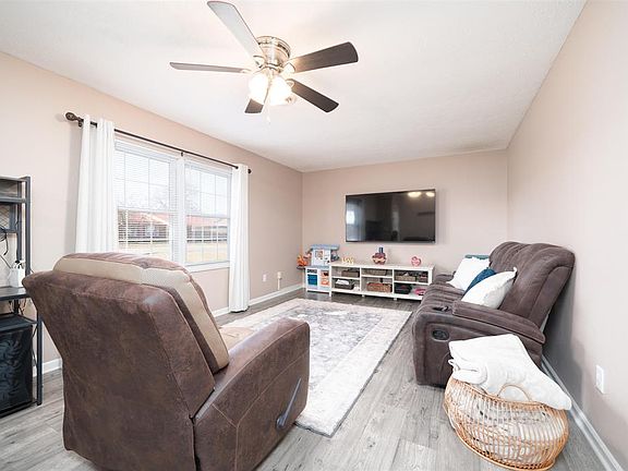 5th image of 1305 Cherry Ln