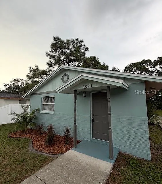 2 bed, 2.0 bath, 728 sqft, $1,490 — Photo 2