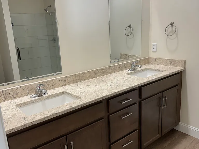 21 Longbranch Dr — Photo 8