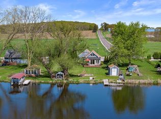 8002 Fox River Rd, Waterford, WI 53185