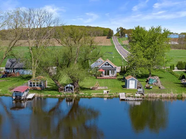 8002 Fox River ROAD, Waterford, WI 53185