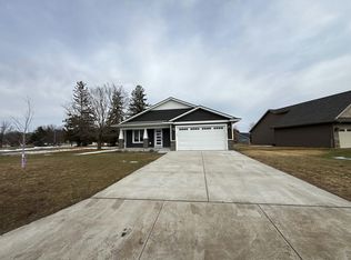 2352 Saint Andrews Dr, Altoona, WI 54720