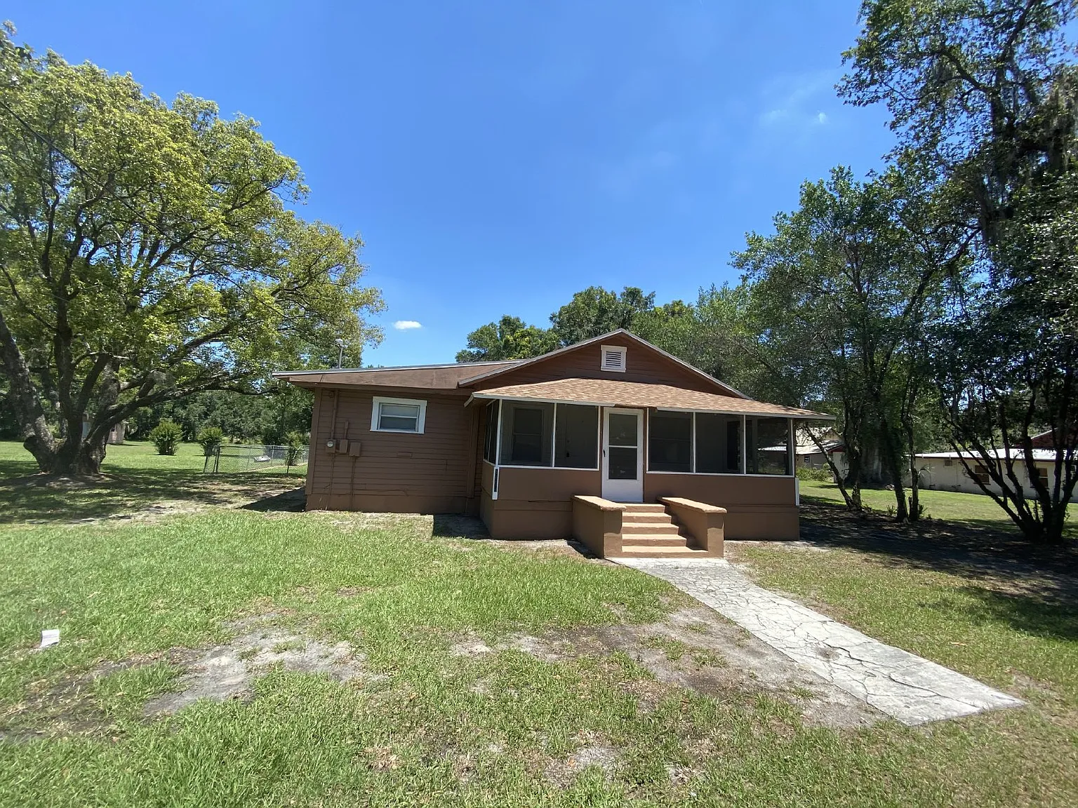 3 bed, 1.5 bath, 1064 sqft, $1,495 — Photo 1