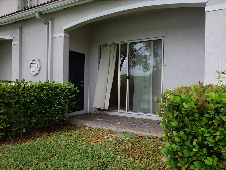8220 SW 25th Ct — Photo 7