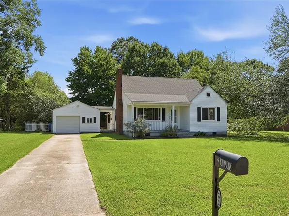 4009 Maple Dr, Chesapeake, VA 23321