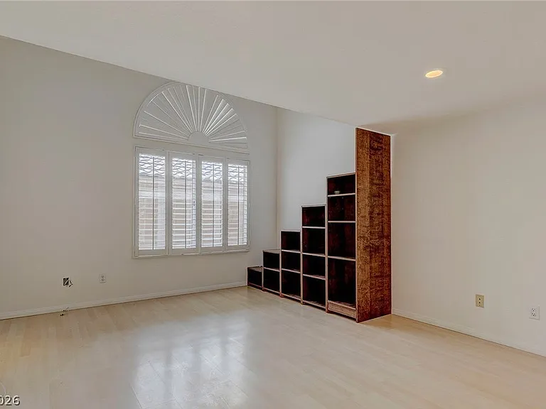7225 Scenic Hills Dr — Photo 17