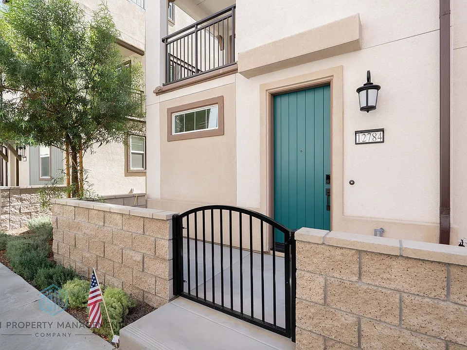 12784 Bolsa Dr