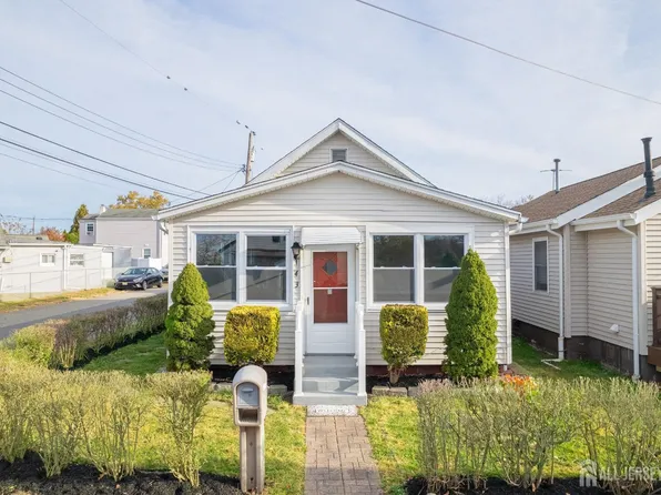 43 Lantana Way, Laurence Harbor, NJ 08879