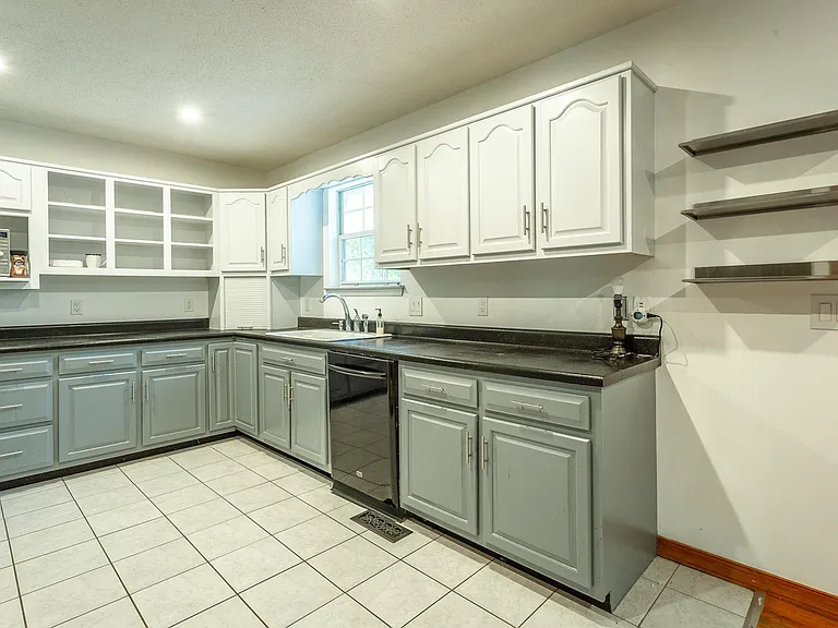 6135 Blue Ash Dr — Photo 5