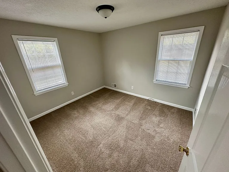 4300 Trenholm Rd — Photo 3