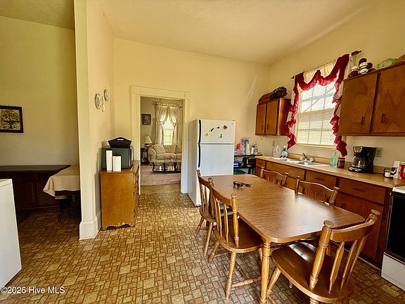 3rd image of 83 2nd Ave Pee Dee