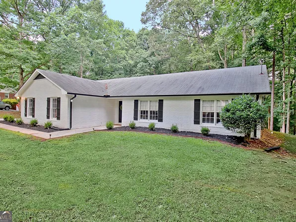 140 Wendell Ct, Fayetteville, GA 30215