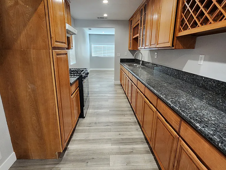 12874 Norris Ave — Photo 6