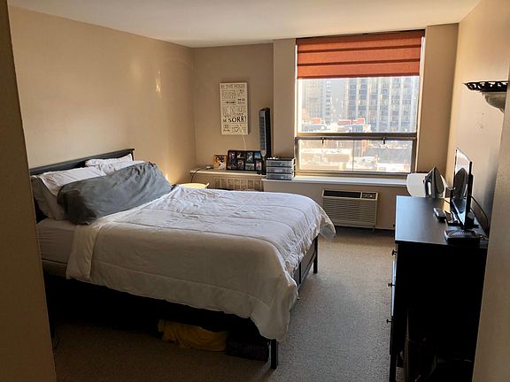 3rd image of 1455 N Sandburg Ter APT 1206