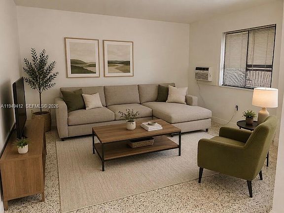 3rd image of 626 NE 61st St APT 5