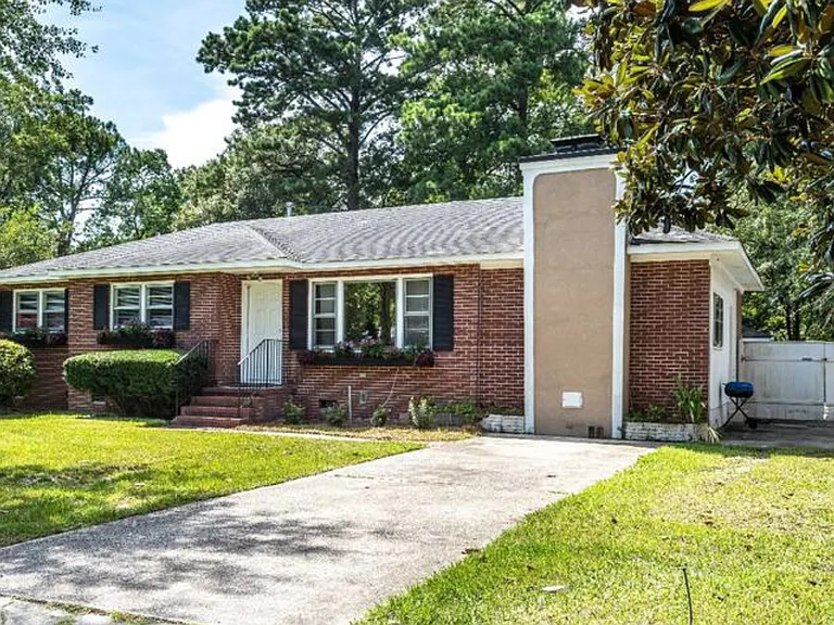 7049 Midland Dr — Photo 26