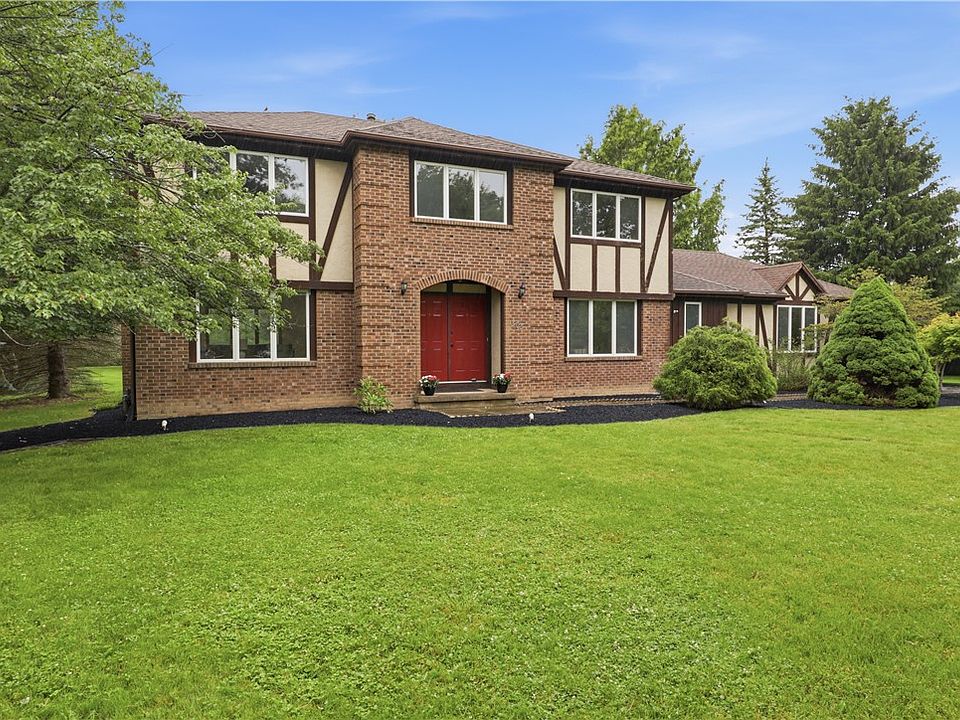 1st image of 303 Maidstone Dr