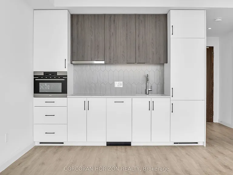 741 King St W #1711 — Photo 12