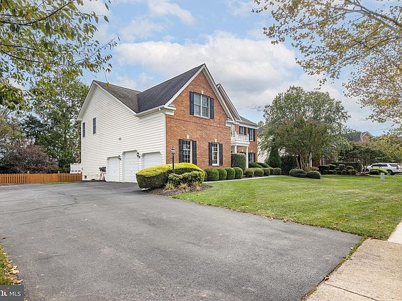 3rd image of 5361 Bowers Hill Dr