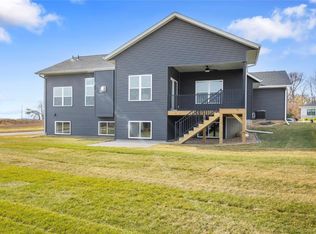 4011 Larkspur Dr, Marion, IA 52302