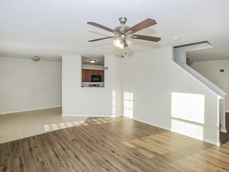 7322 Fox Point Dr — Photo 6