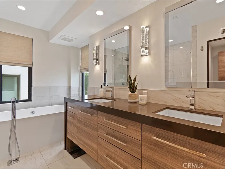 802 Bard St — Photo 19