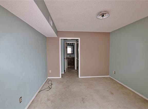 3rd image of 2312 Ashley Dr APT 130