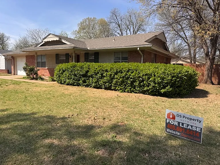 1503 Avondale Dr — Photo 1