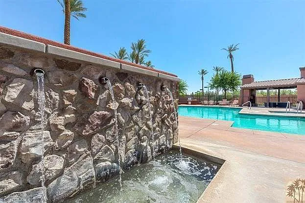52130 Rosewood Ln — Photo 32