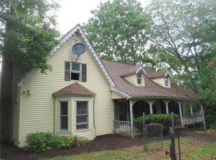 15 Lockwood Ln, Newburgh, NY 12550