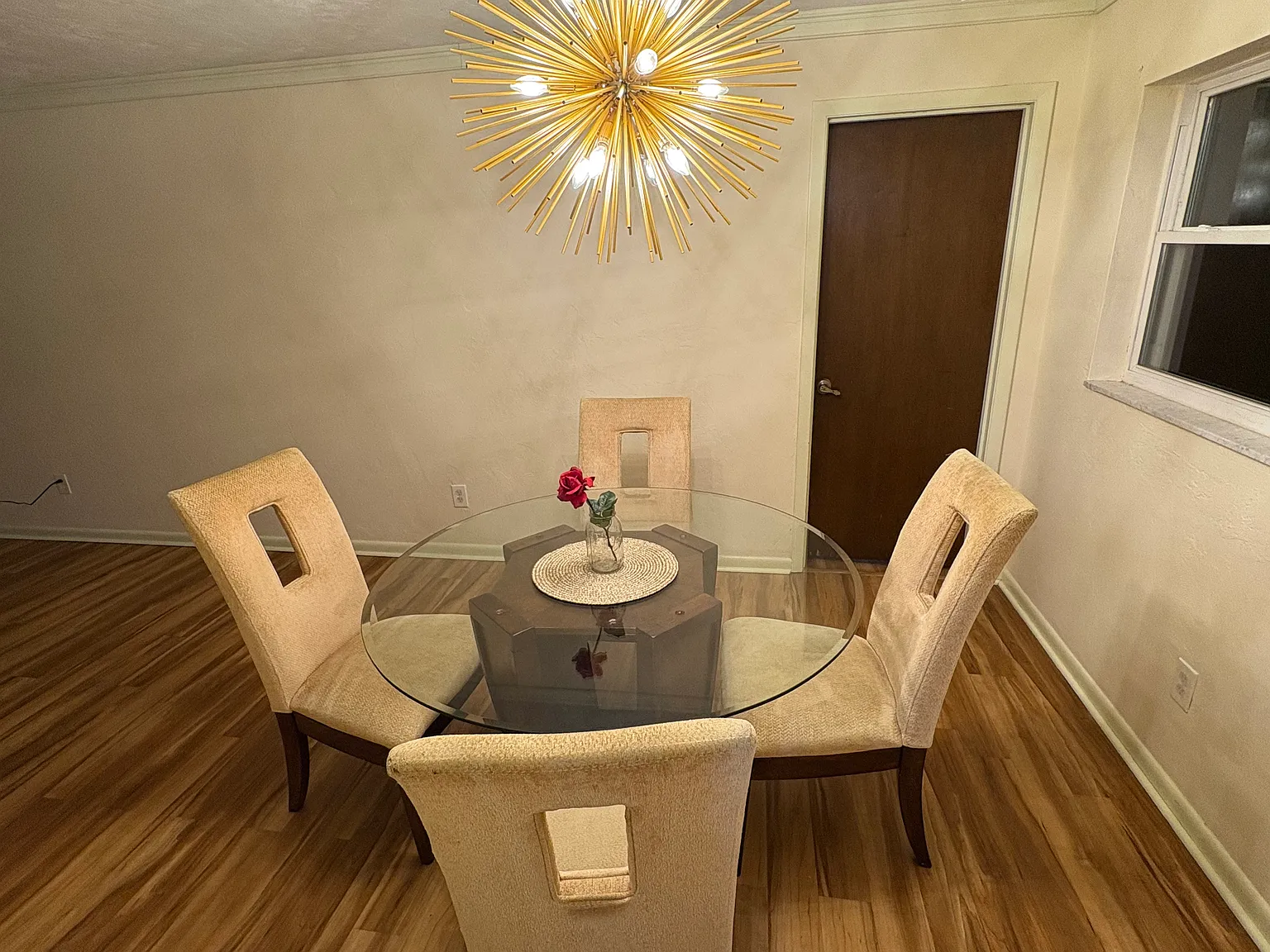 3 bed, 1776 sqft, $2,800 — Photo 2