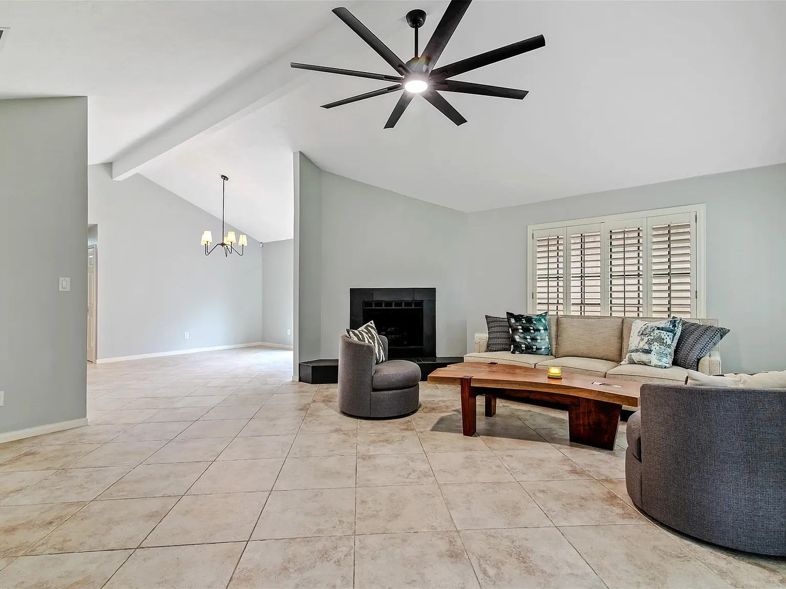 3 bed, 2.0 bath, 1630 sqft, $2,150 — Photo 3