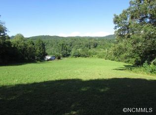 494 Big Willow Rd, Hendersonville, NC 28739