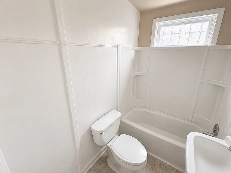 2472 Wylene St — Photo 5