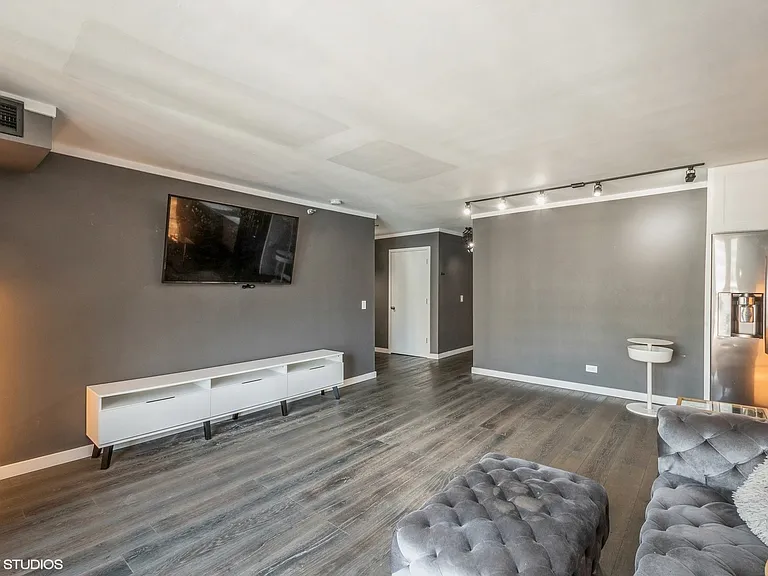 200 N Dearborn St #2608 — Photo 8