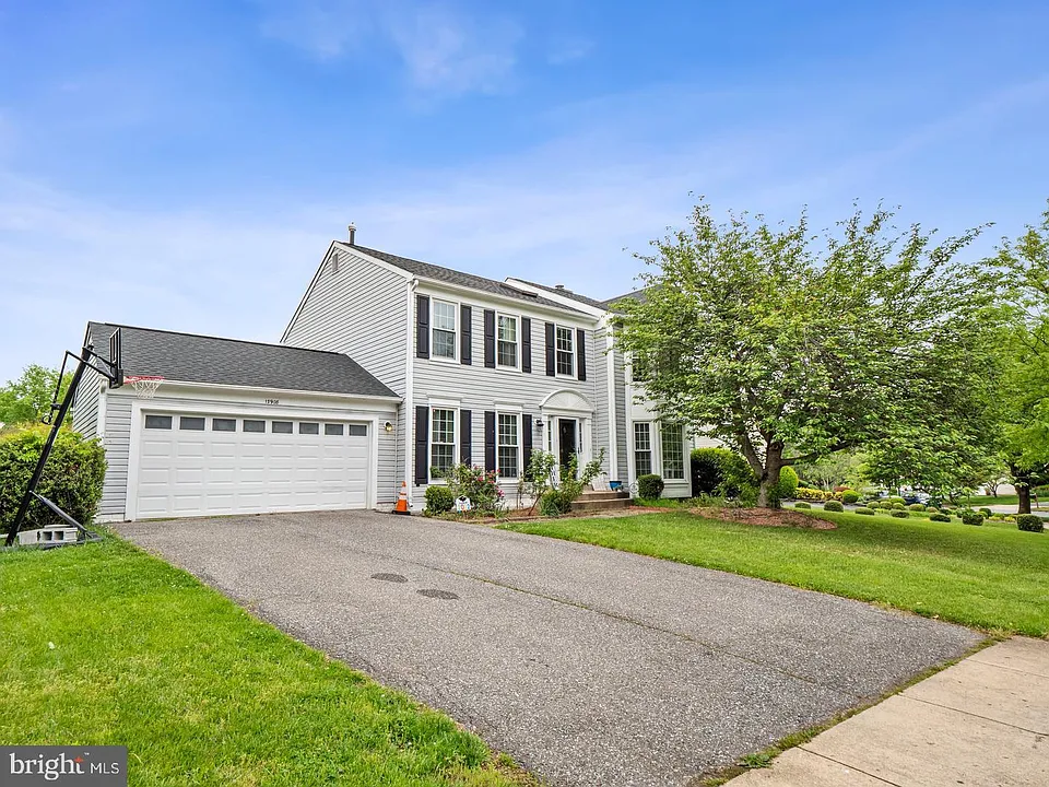 13908 Amberly Ct