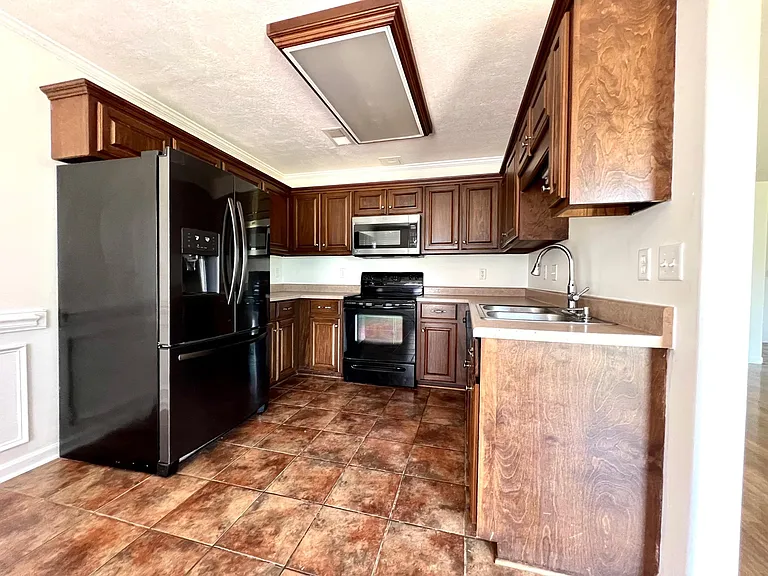 128 Norwich Cv — Photo 8