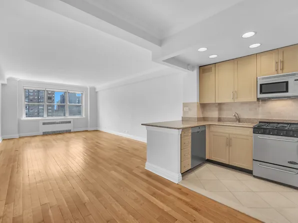 41 Park Avenue image 2 of 8