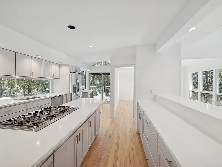 33 Oak Hill Ln — Photo 8
