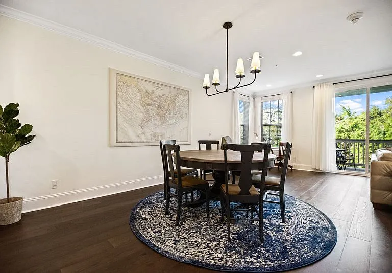 117 Gascoigne Ave #206 — Photo 12