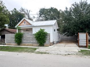 904 Harrington St, Houston, TX 77009