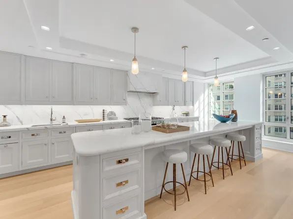 16 Fifth Avenue image 4 of 20