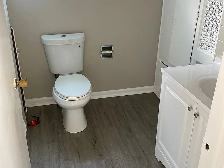 1032 Crown Ave — Photo 13