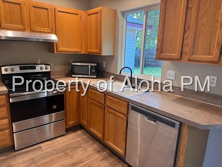 10795 W Susan St — Photo 6