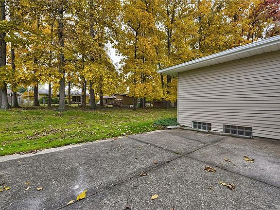 5th image of 8665 Newcomb Dr