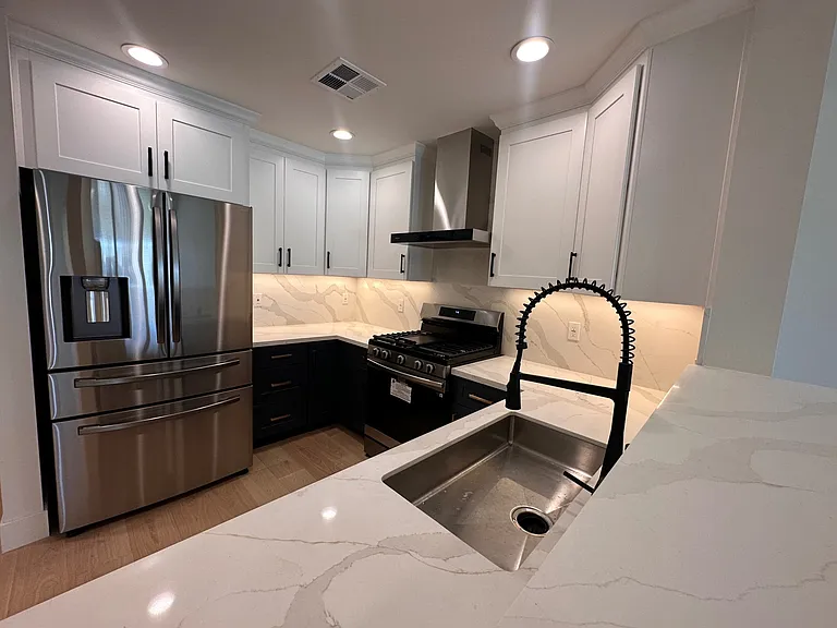 560 El Camino Real #302 — Photo 12